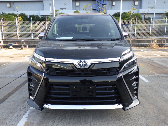 TOYOTA VOXY ZS KIRAMEKI 3