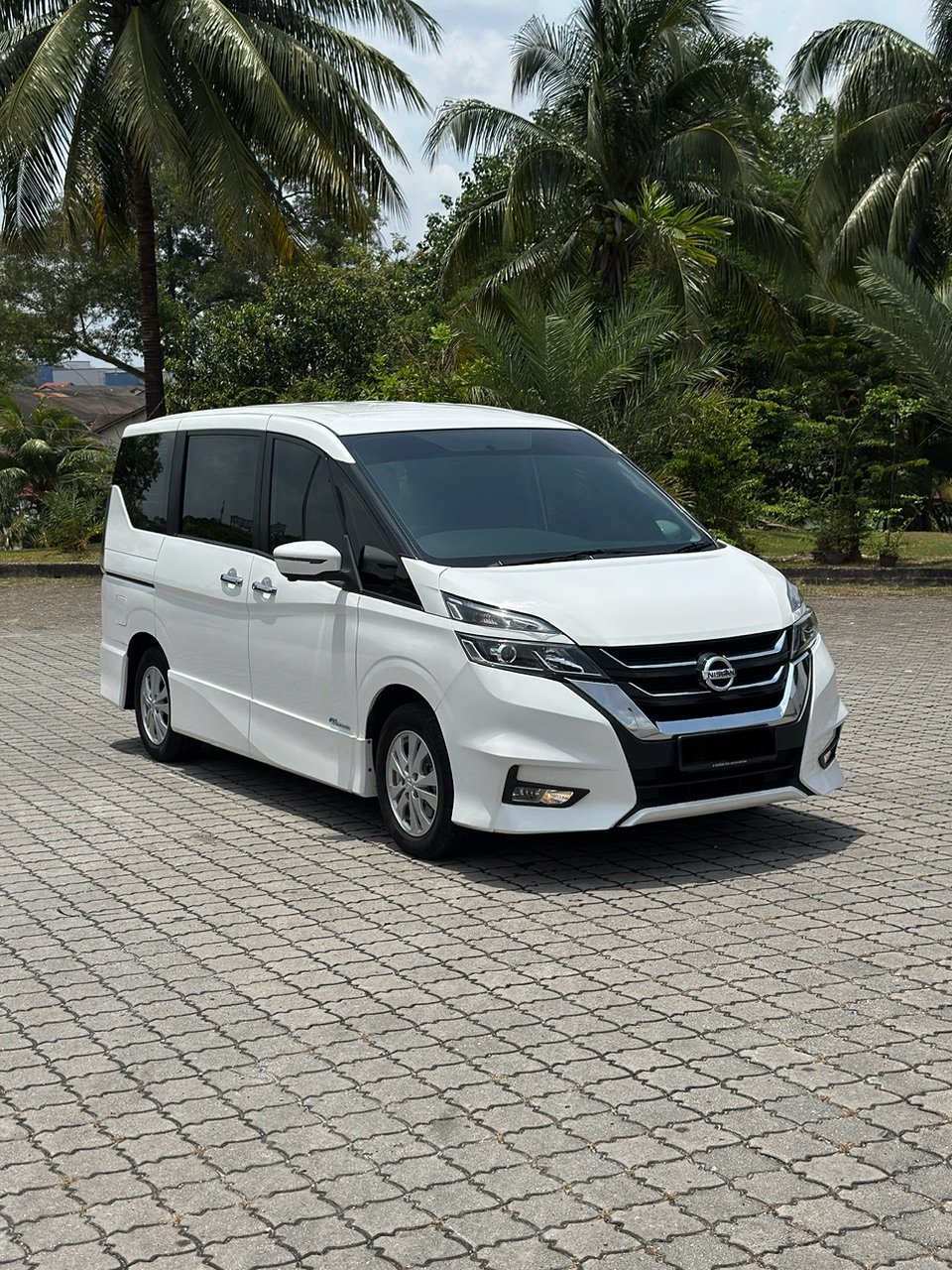 Nissan Serena Highway Star 2.0 2020
